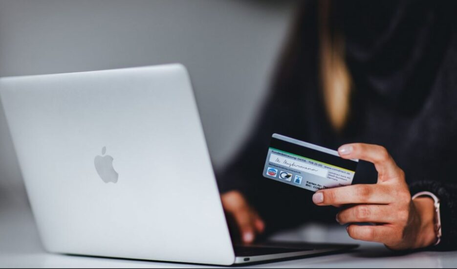 Debit Card vs. Credit Card in the Philippines: Which One Should You Choose?