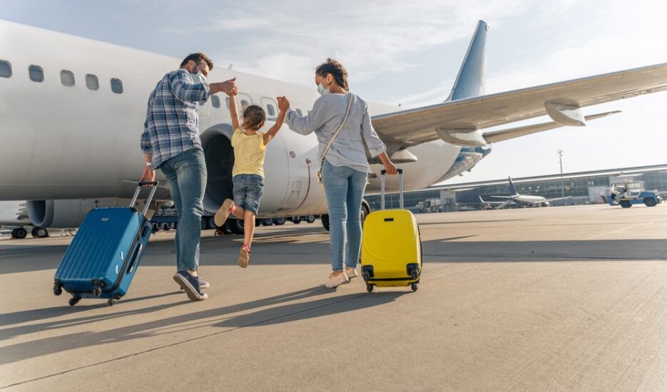 Choosing Between Air Miles vs. Cashback for Travel Rewards